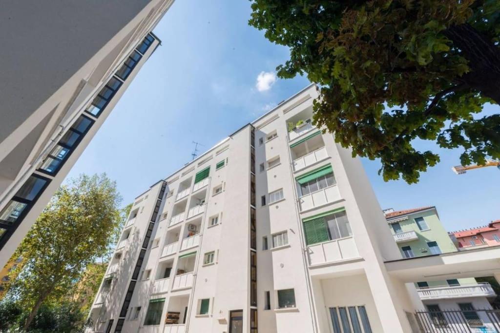 Cozy Appartament 1 Min From New Mm4 Argonne Milán Exterior foto